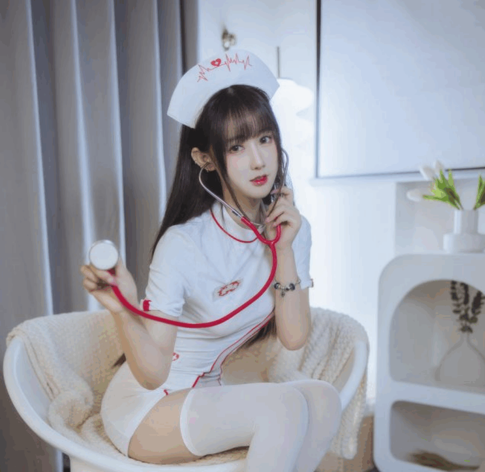 雪晴Astra，化身为二次元的小精灵！——她的Cosplay，让你心动不已！